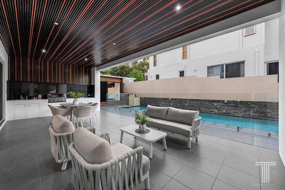 23 Nelson Place, Carindale, QLD 4152