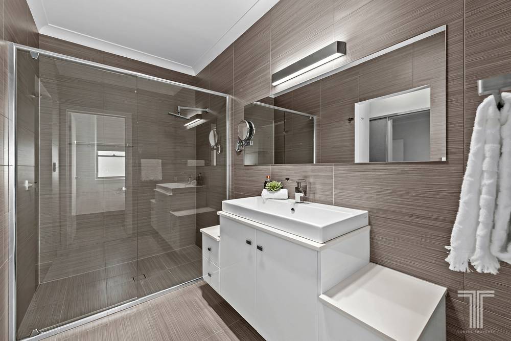 23 Nelson Place, Carindale, QLD 4152