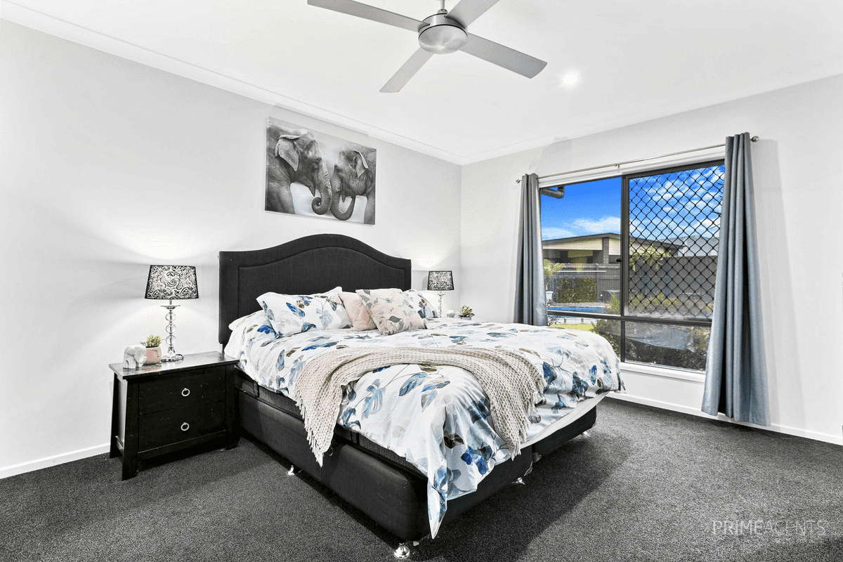 15 Signature Court, Urraween, QLD 4655