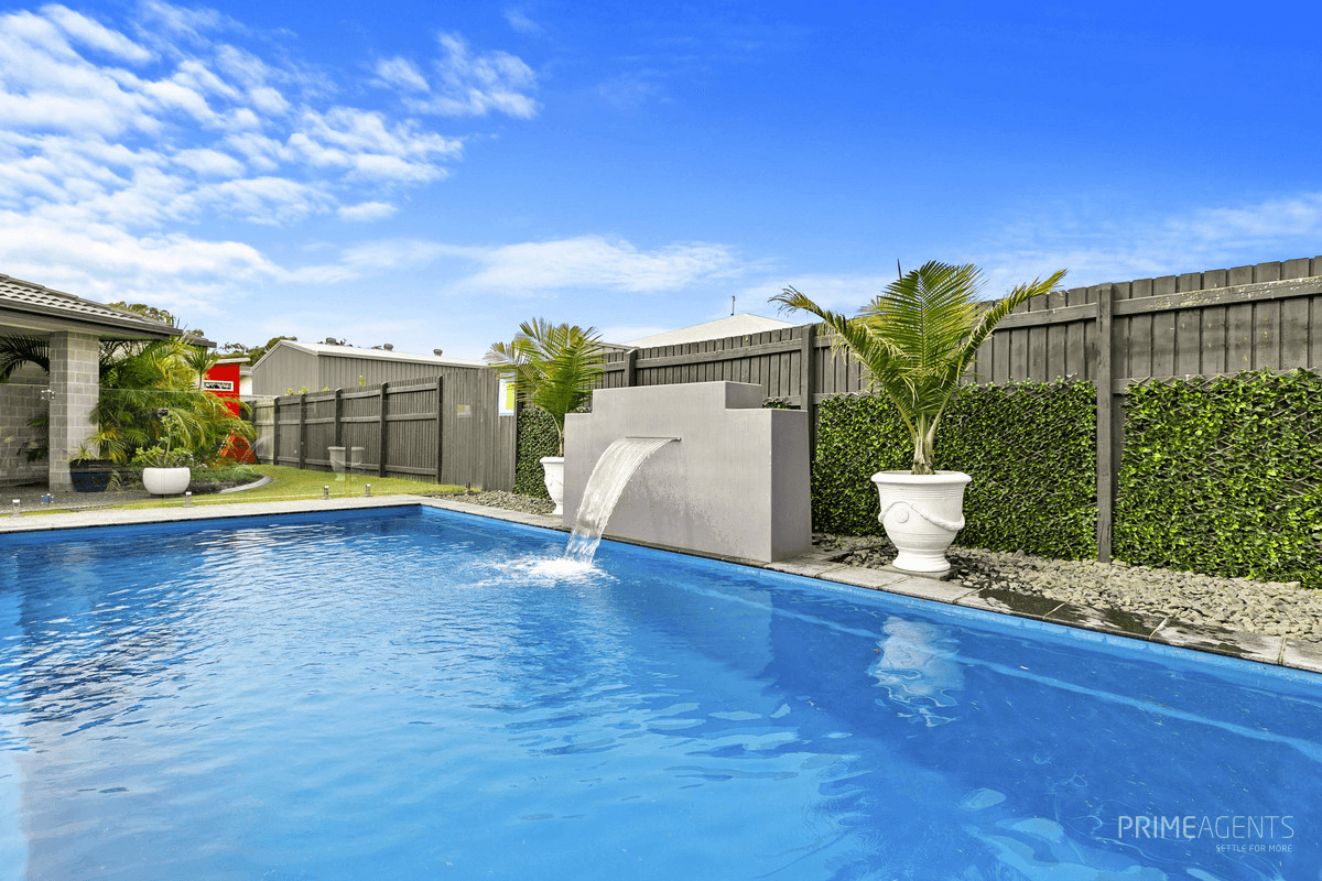 15 Signature Court, Urraween, QLD 4655