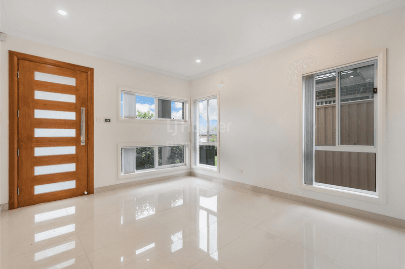 75A Richards Loop, ORAN PARK, NSW 2570