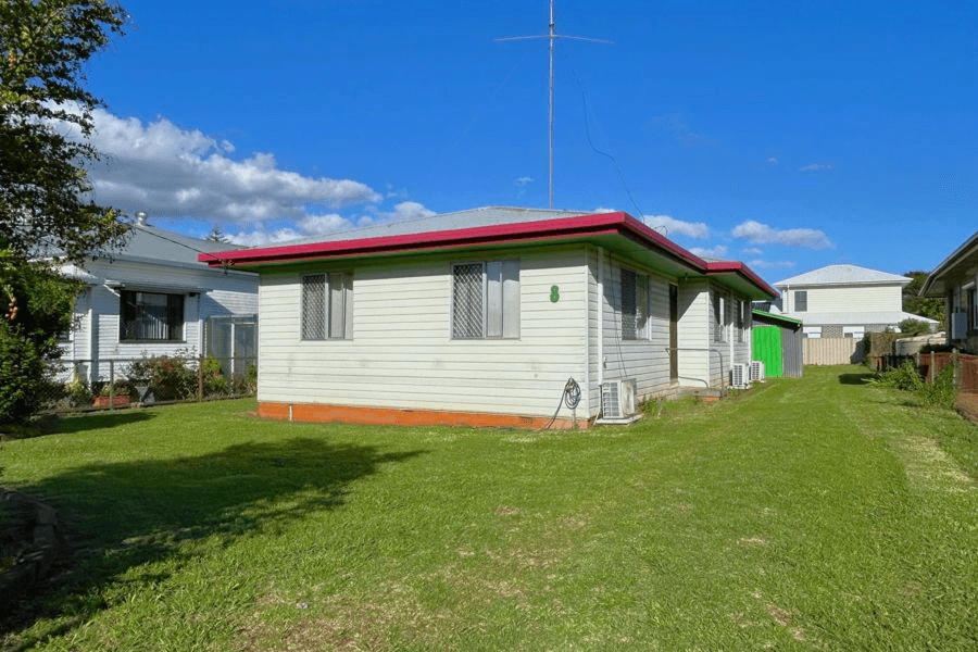 8 Ranfurly Street, NEWTOWN, QLD 4350