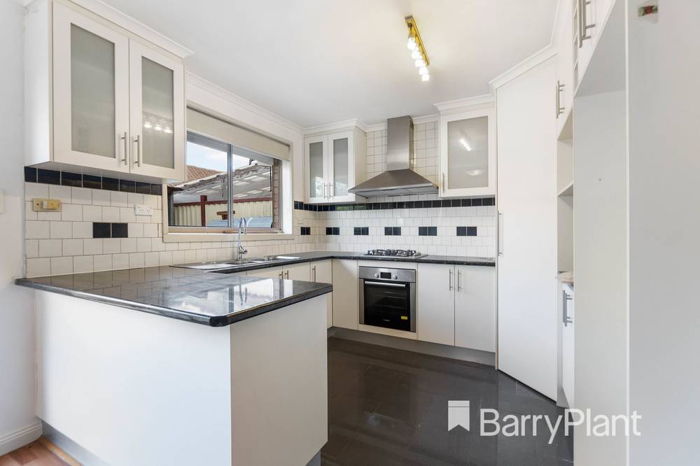 2/36 Branston Road, St Albans, VIC 3021