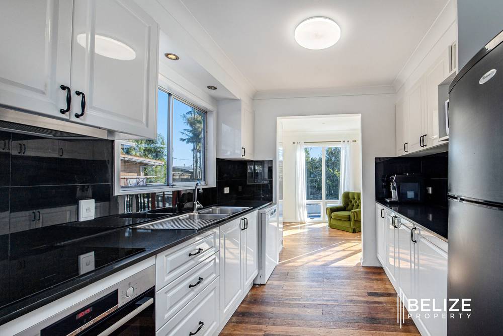 7 Larwon Terrace, SOUTHPORT, QLD 4215