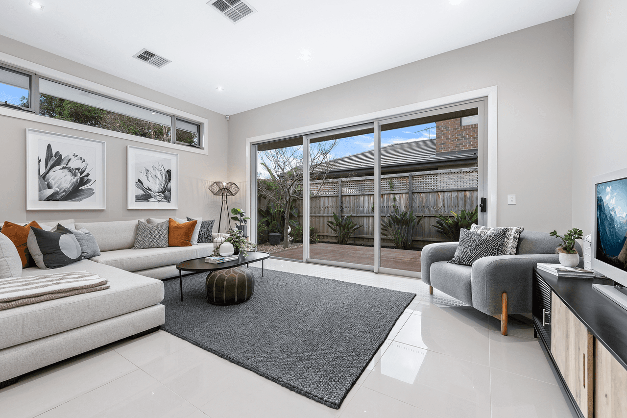 8 William Street, MOUNT WAVERLEY, VIC 3149