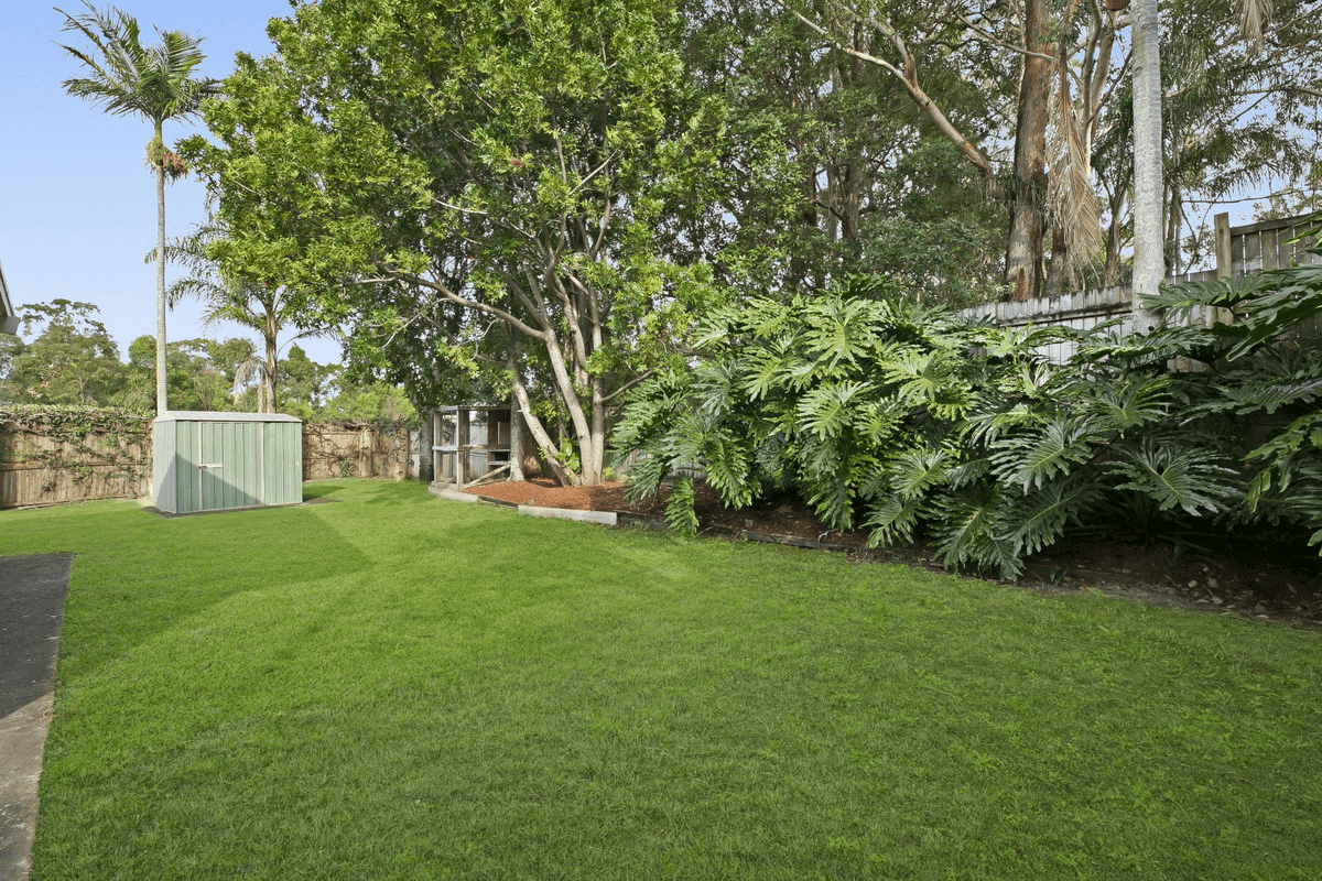 33 Boronia Drive, Southport, QLD 4215