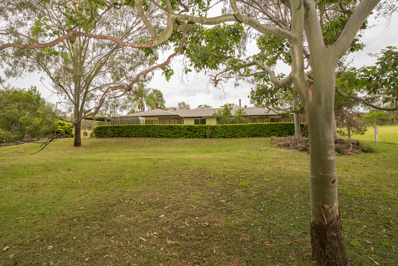 82 Poplar Street, WALLOON, QLD 4306