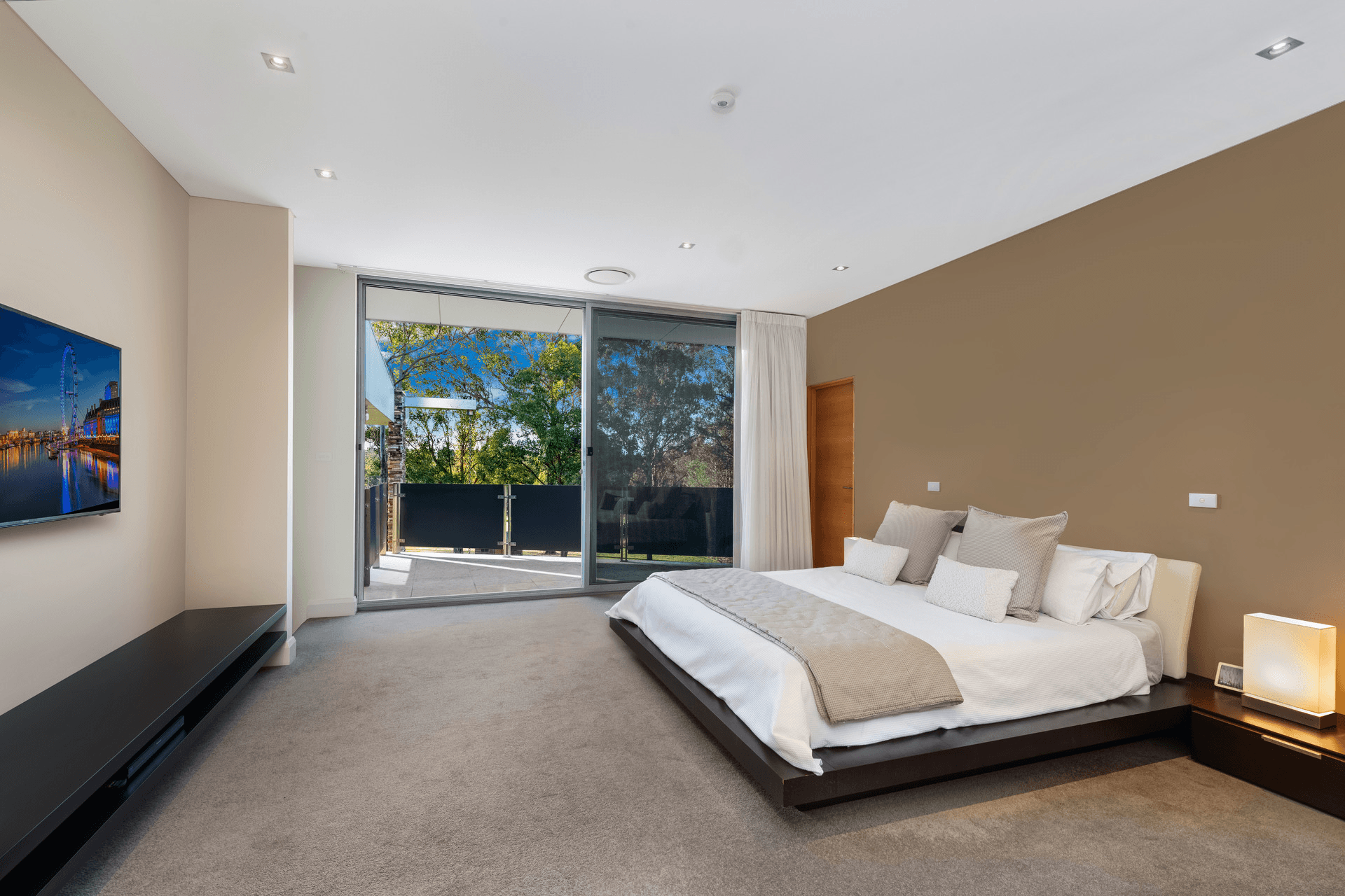 105 Denham Court Road, Denham Court, NSW 2565