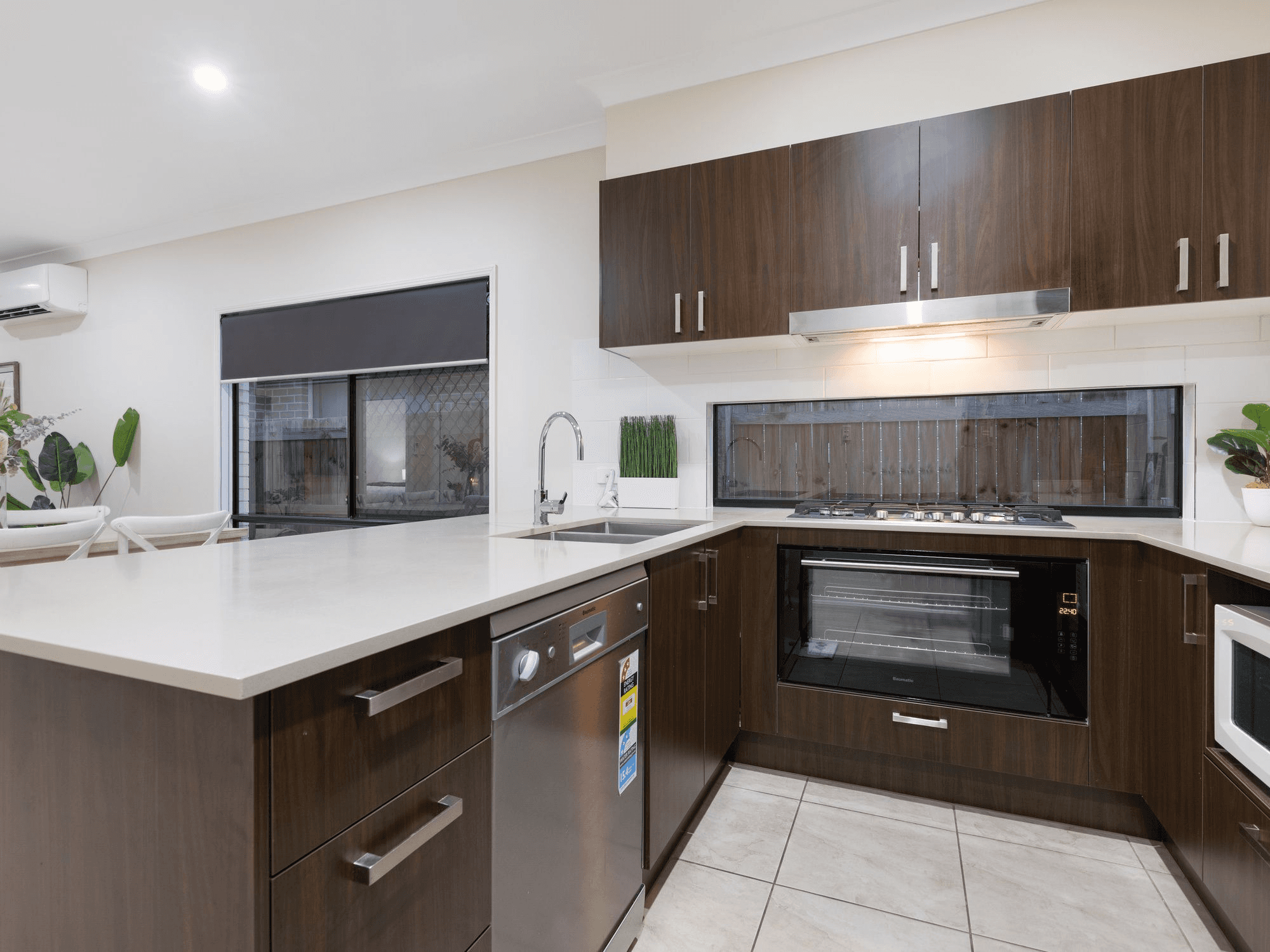 27 Hemmant Tingalpa Road, Hemmant, QLD 4174