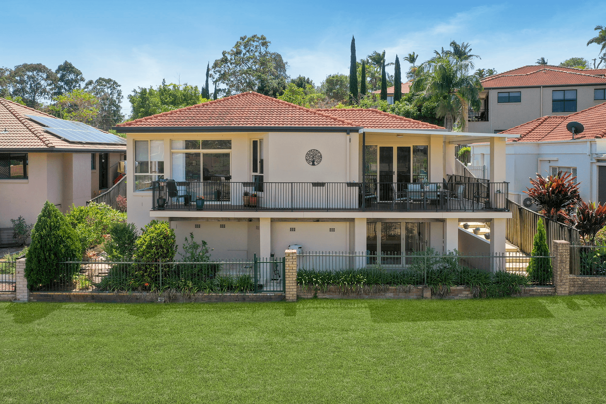 9/2 Girraween Grove, ASHMORE, QLD 4214