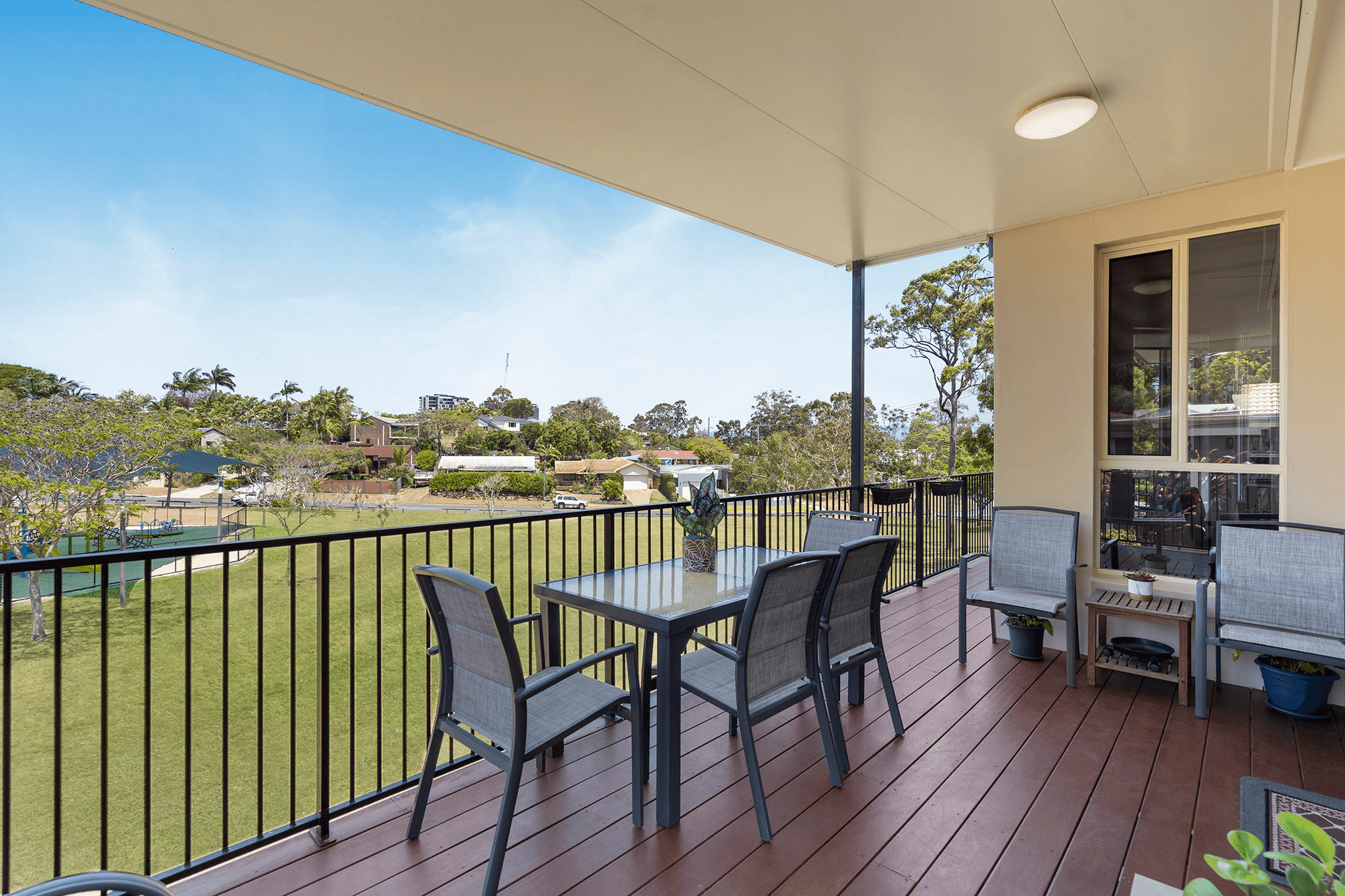 9/2 Girraween Grove, ASHMORE, QLD 4214