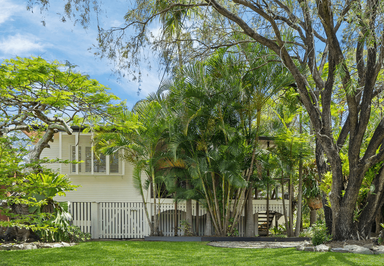 117 Messines Ridge Road, HOLLAND PARK WEST, QLD 4121