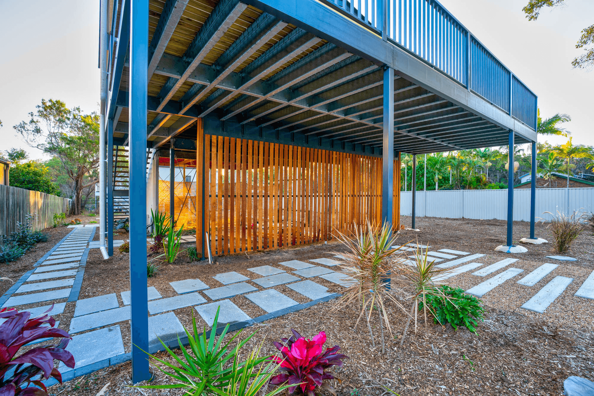 8 Bay Drive, RUSSELL ISLAND, QLD 4184