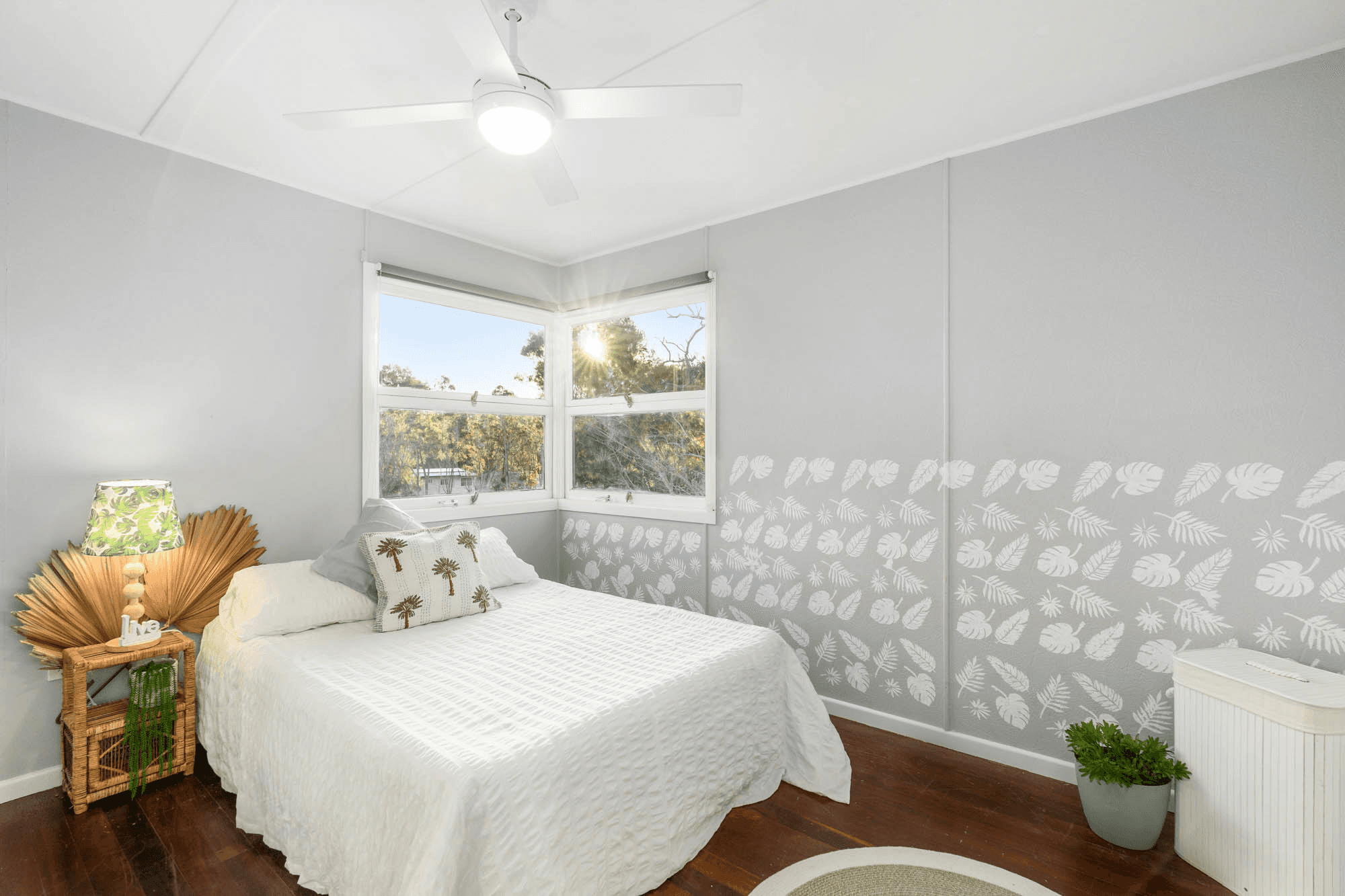 8 Bay Drive, RUSSELL ISLAND, QLD 4184