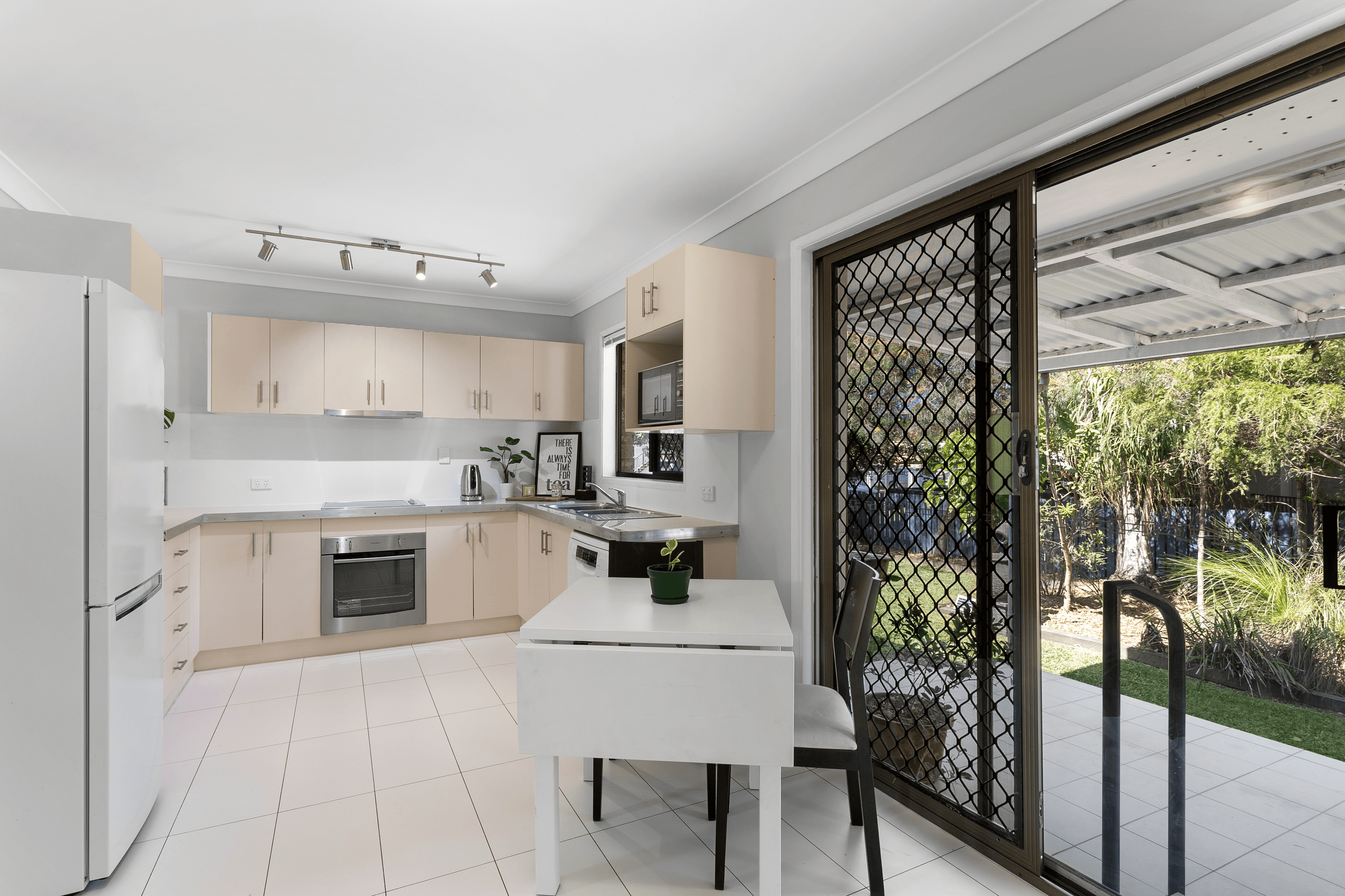 1 Waterton Street, CLONTARF, QLD 4019