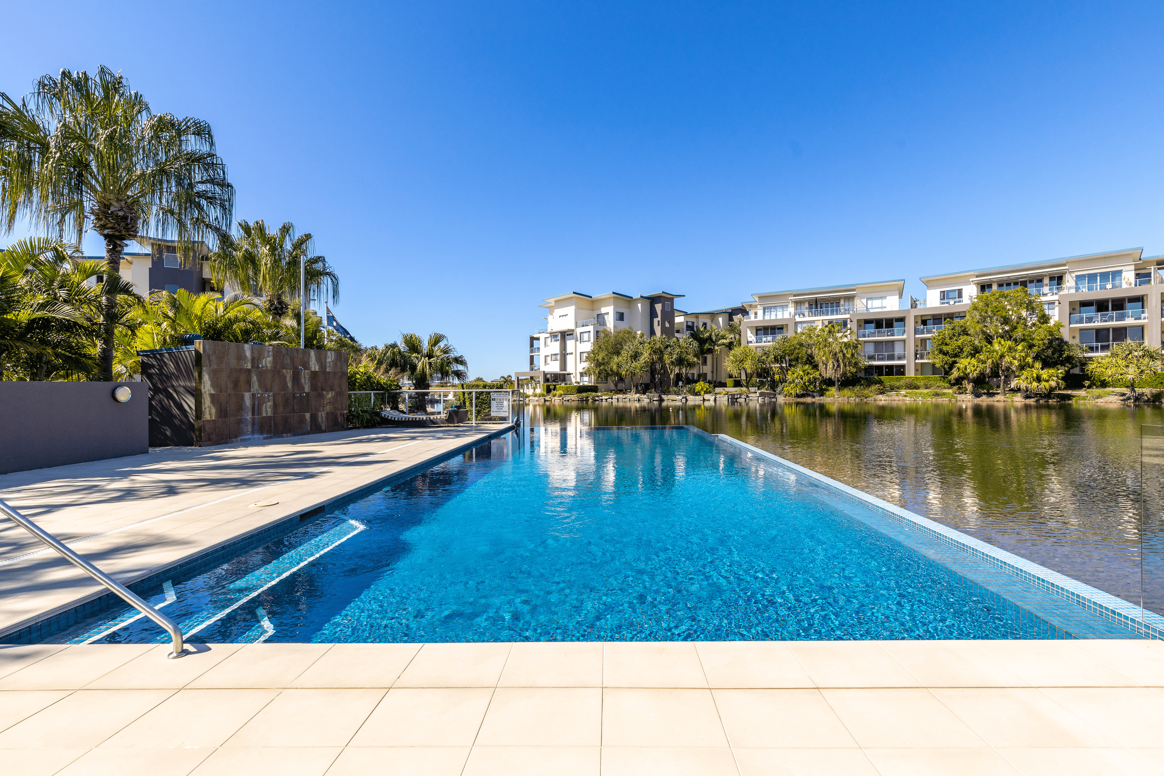 326/3 Pendraat Parade, HOPE ISLAND, QLD 4212