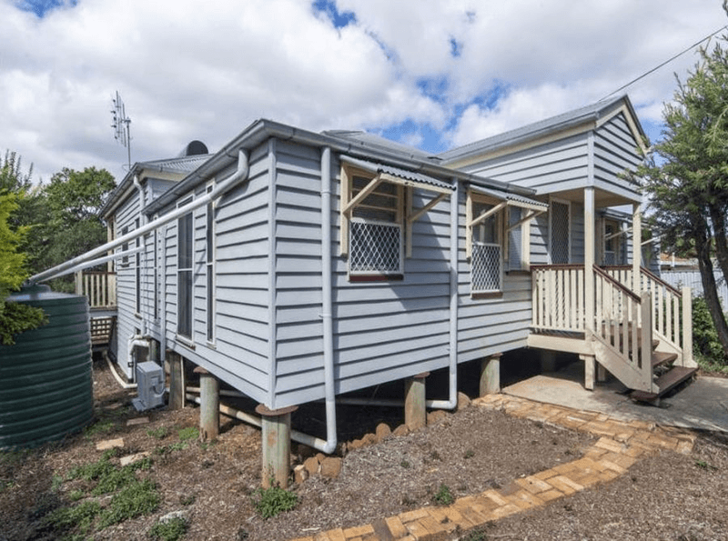 252 West Street, KEARNEYS SPRING, QLD 4350