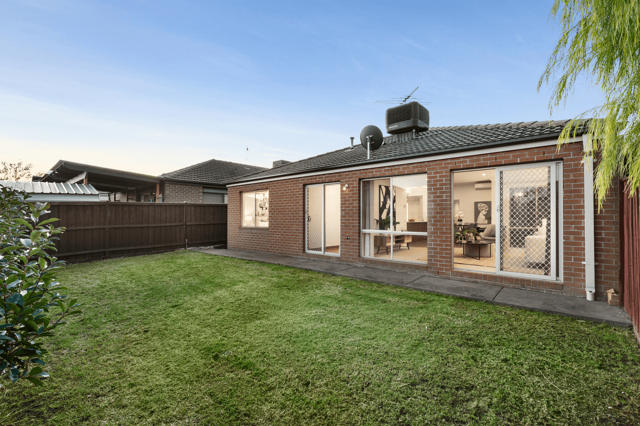 14  Peak Crescent, DOREEN, VIC 3754