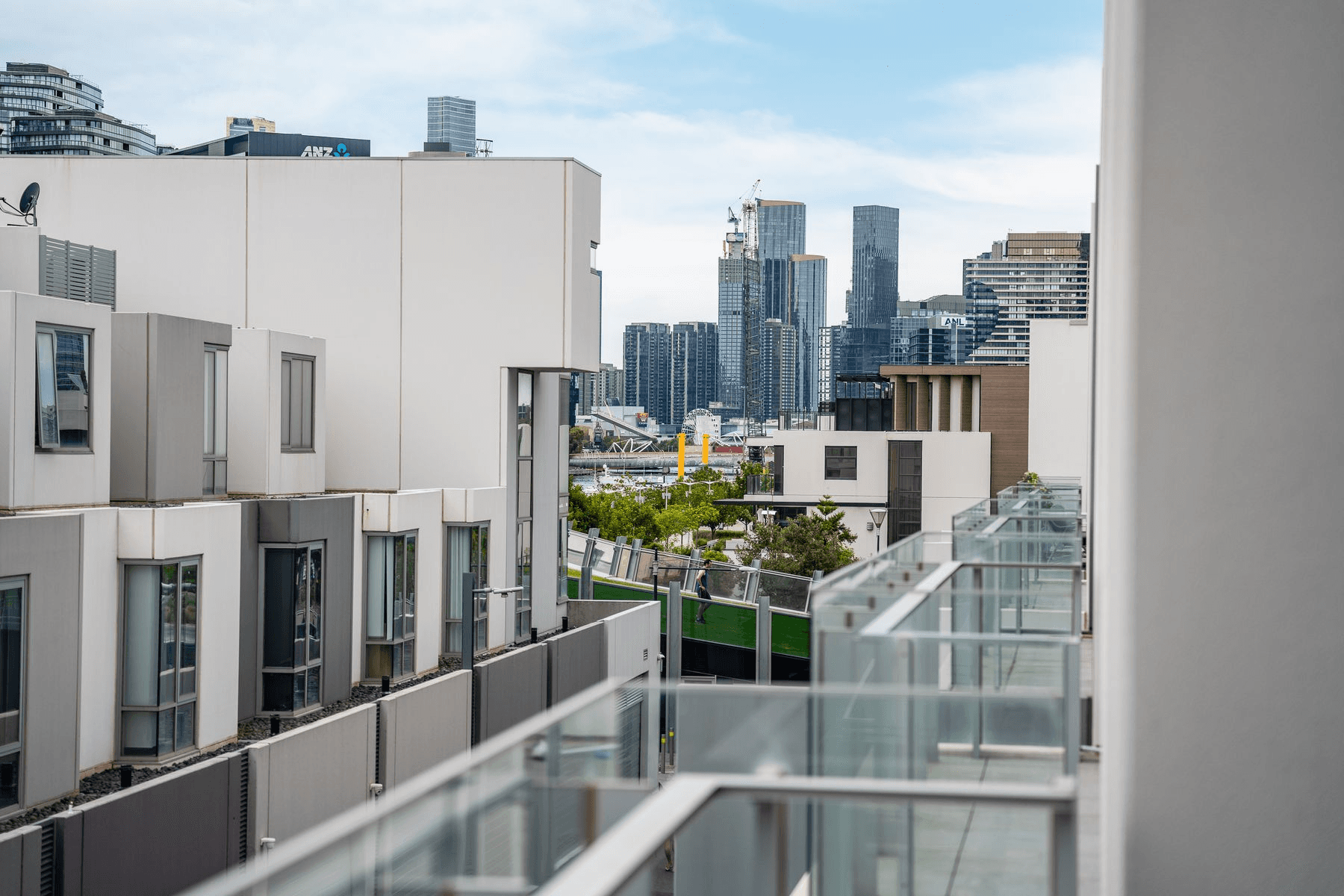 92 South Wharf Drive, Docklands, VIC 3008