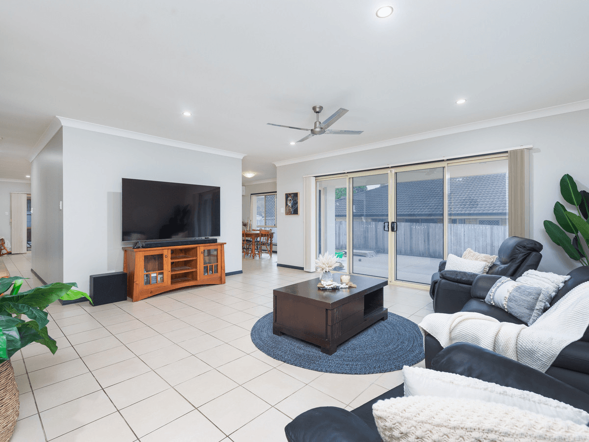 93 Karall Street, ORMEAU, QLD 4208