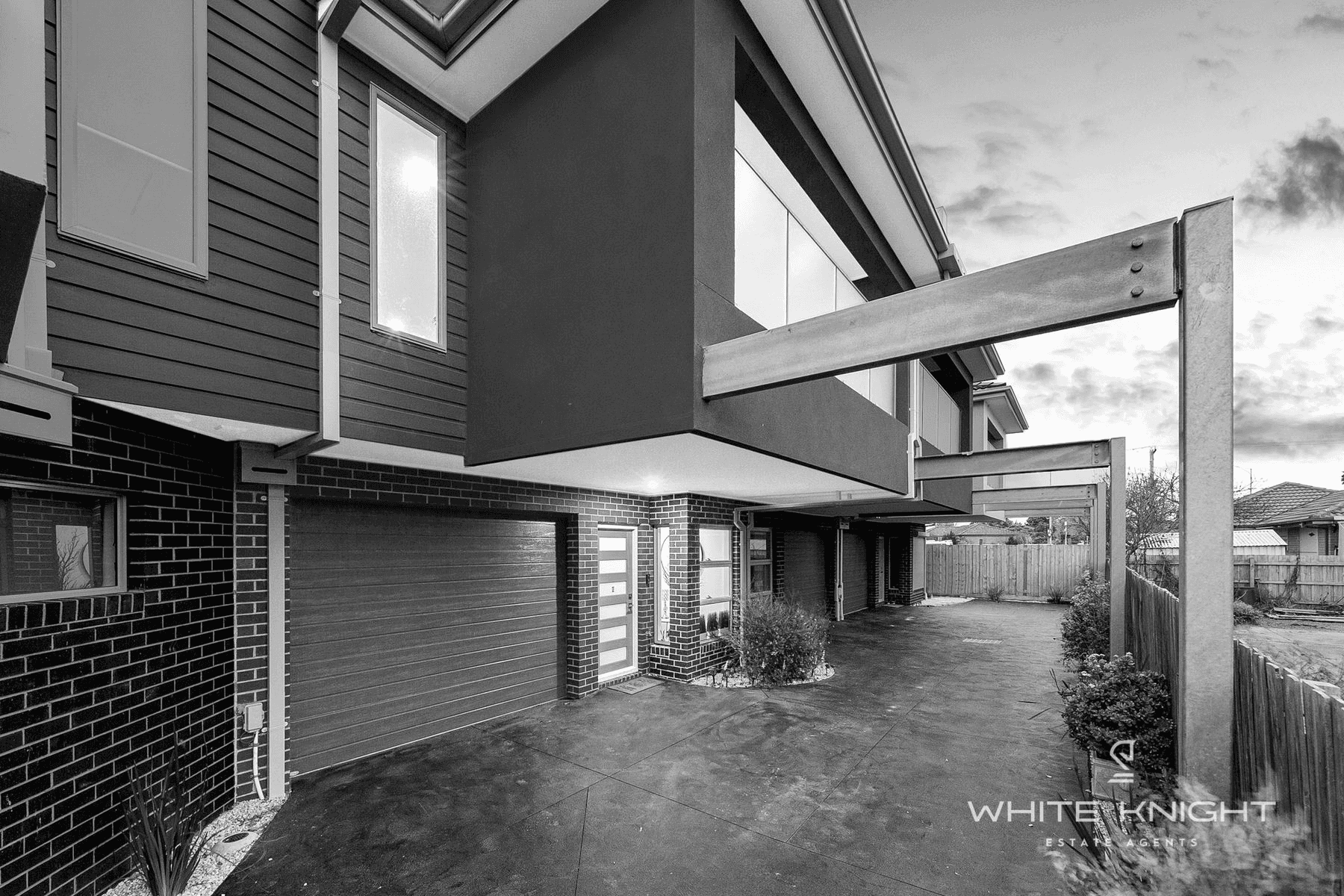 2/4 Graceburn Grove, ST ALBANS, VIC 3021