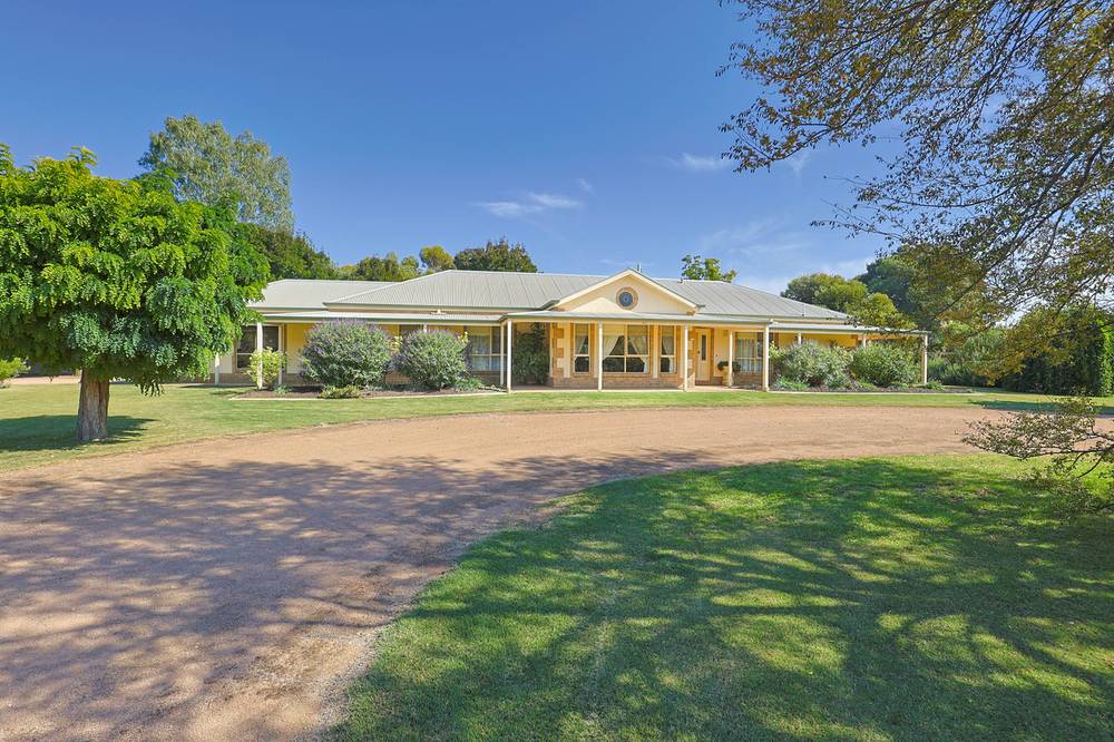 682 Cureton Avenue, Nichols Point, VIC 3501