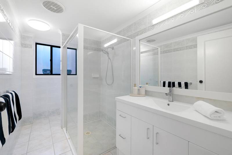 5 Buccaneer Court, Paradise Waters, QLD 4217