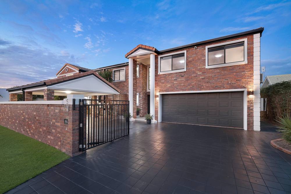 5 Buccaneer Court, Paradise Waters, QLD 4217