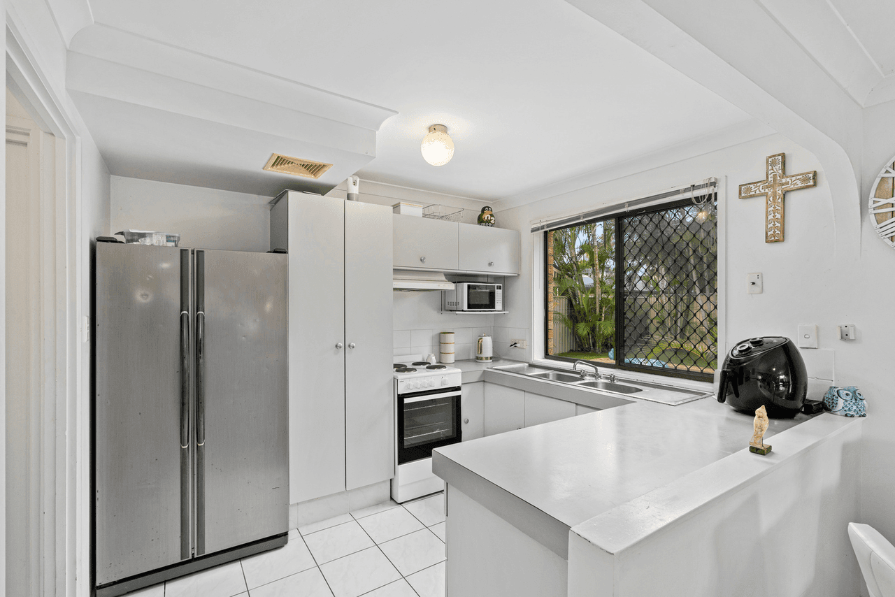 2/29 Maiala Close, PARADISE POINT, QLD 4216