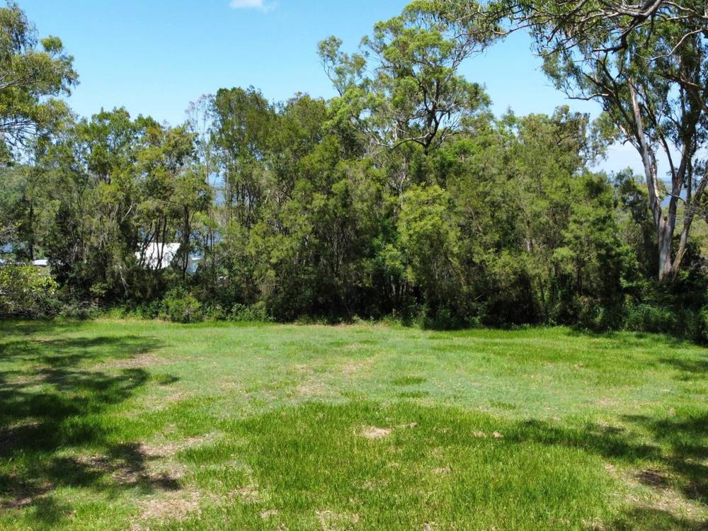 4 Cliff Terrace, MACLEAY ISLAND, QLD 4184