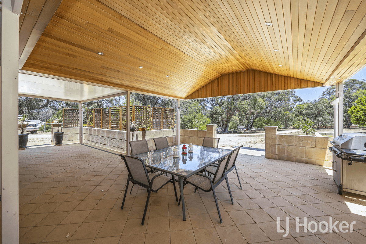 21 Cinnamon Meander, TWO ROCKS, WA 6037