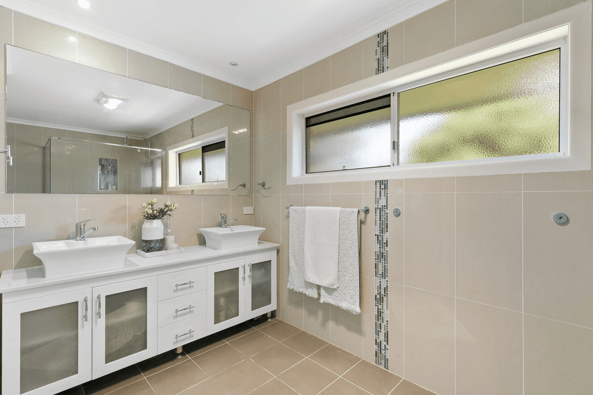 160 Graham Road, Bridgeman Downs, QLD 4035