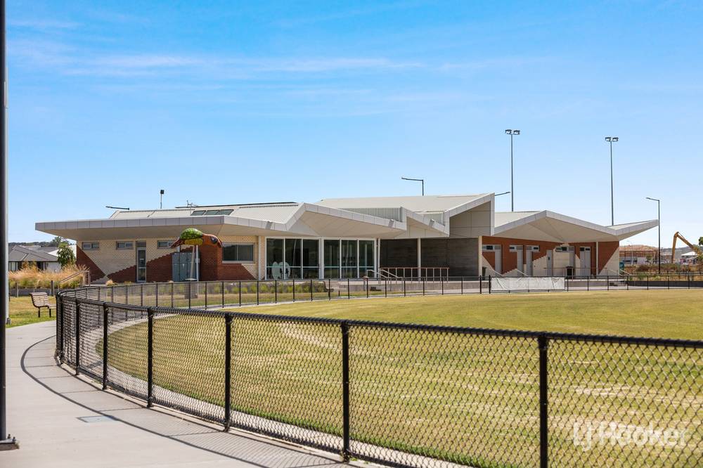 12 Mapleshade Avenue, CLYDE NORTH, VIC 3978