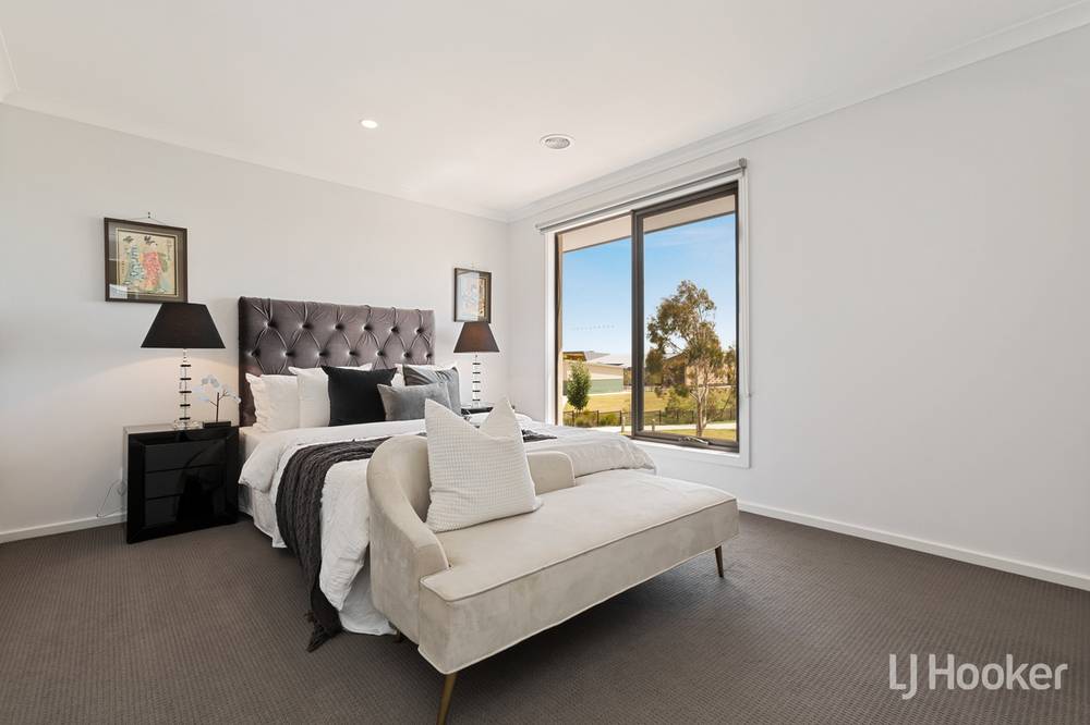 12 Mapleshade Avenue, CLYDE NORTH, VIC 3978