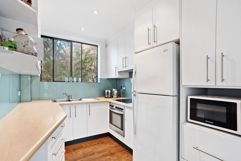 8/63 Pacific Parade, Dee Why, NSW 2099