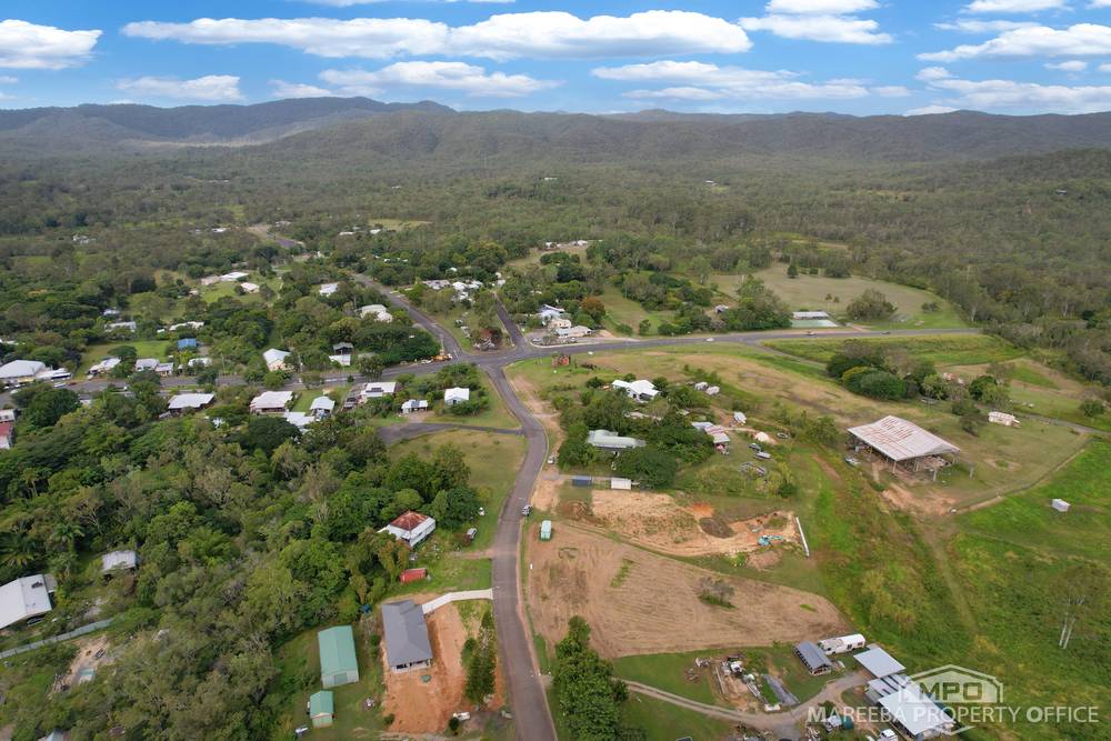 14 Santowski Crescent, MOUNT MOLLOY, QLD 4871