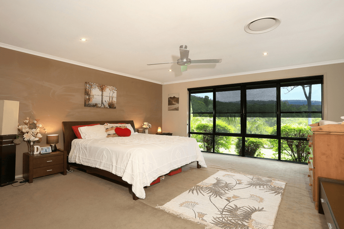 54 Mountain View Crest, MOUNT NATHAN, QLD 4211