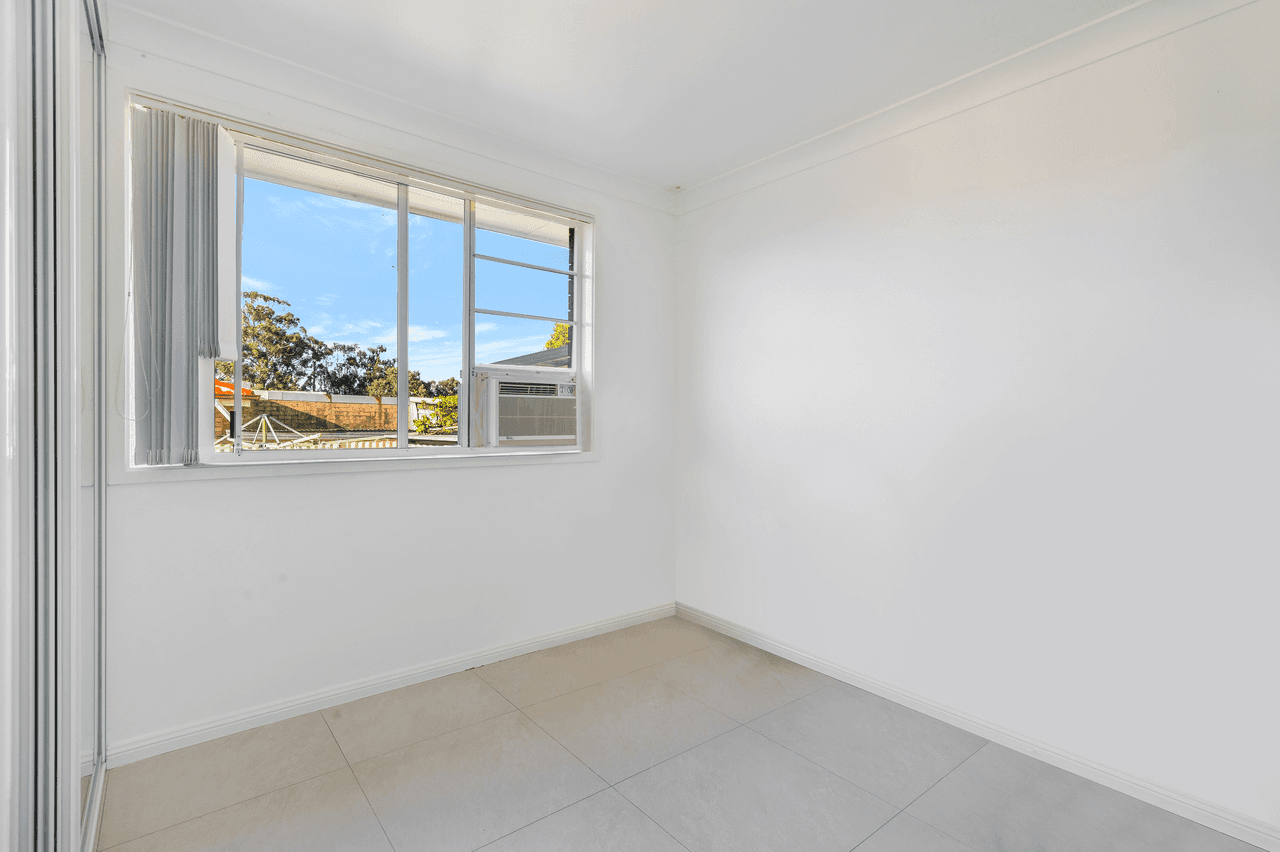 22 Arrowhead Road, GREENFIELD PARK, NSW 2176