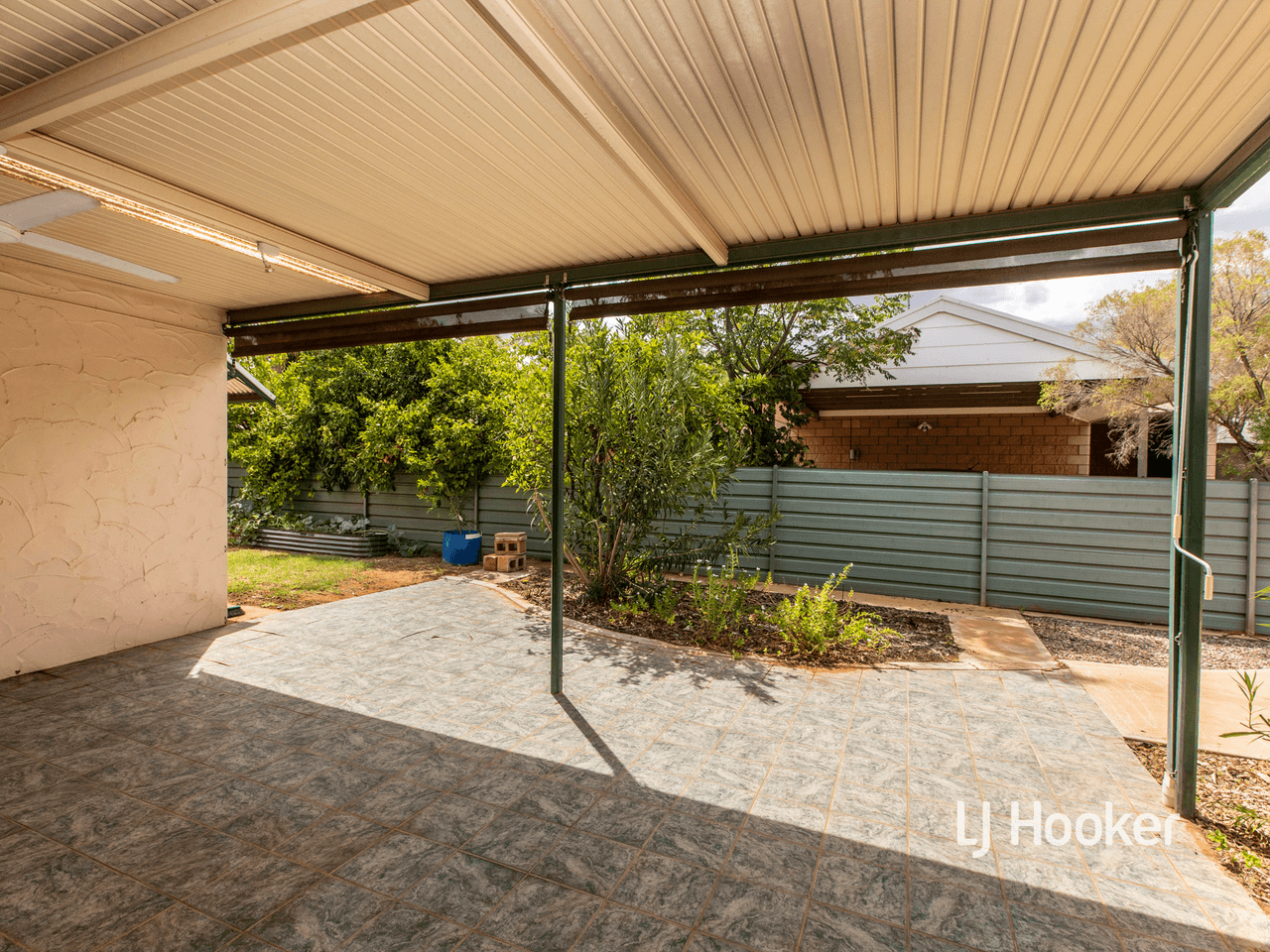 2 Bowman Close, ARALUEN, NT 0870