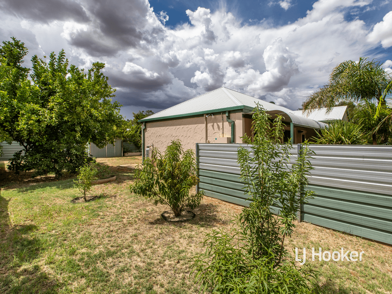 2 Bowman Close, ARALUEN, NT 0870