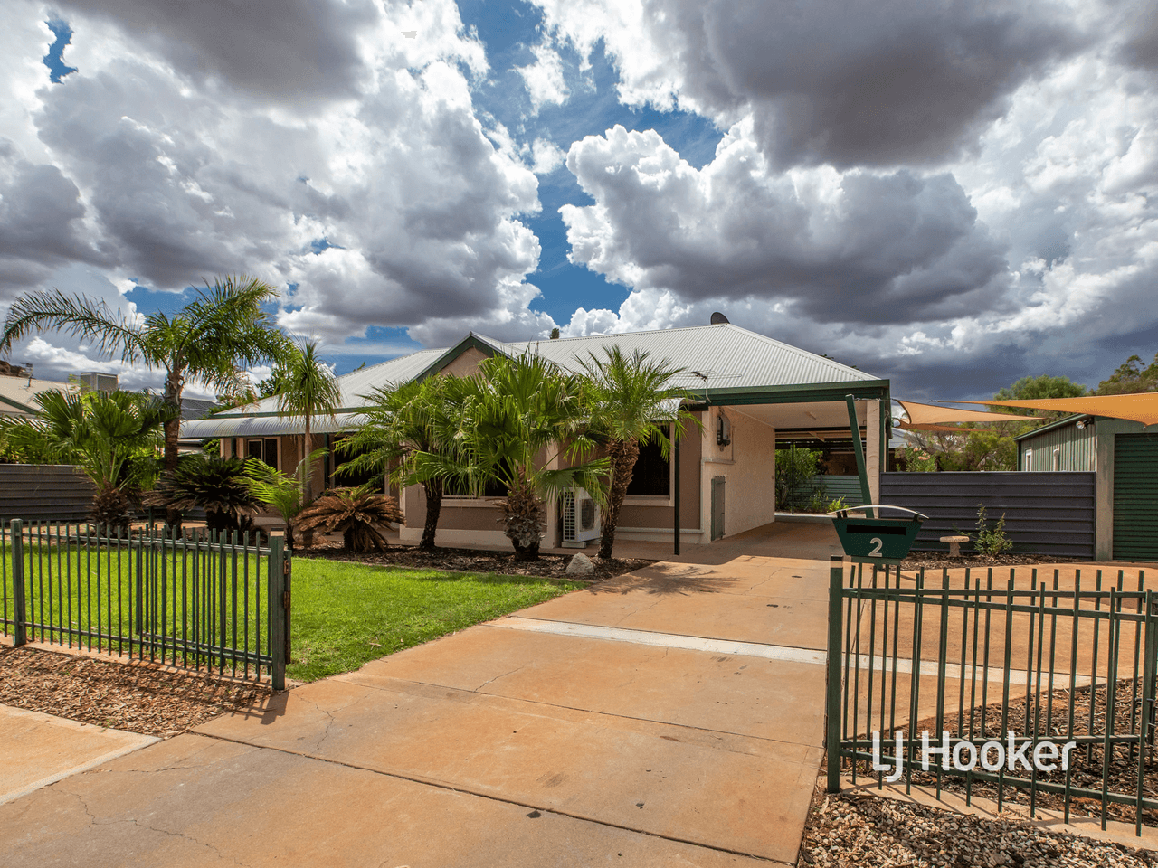 2 Bowman Close, ARALUEN, NT 0870