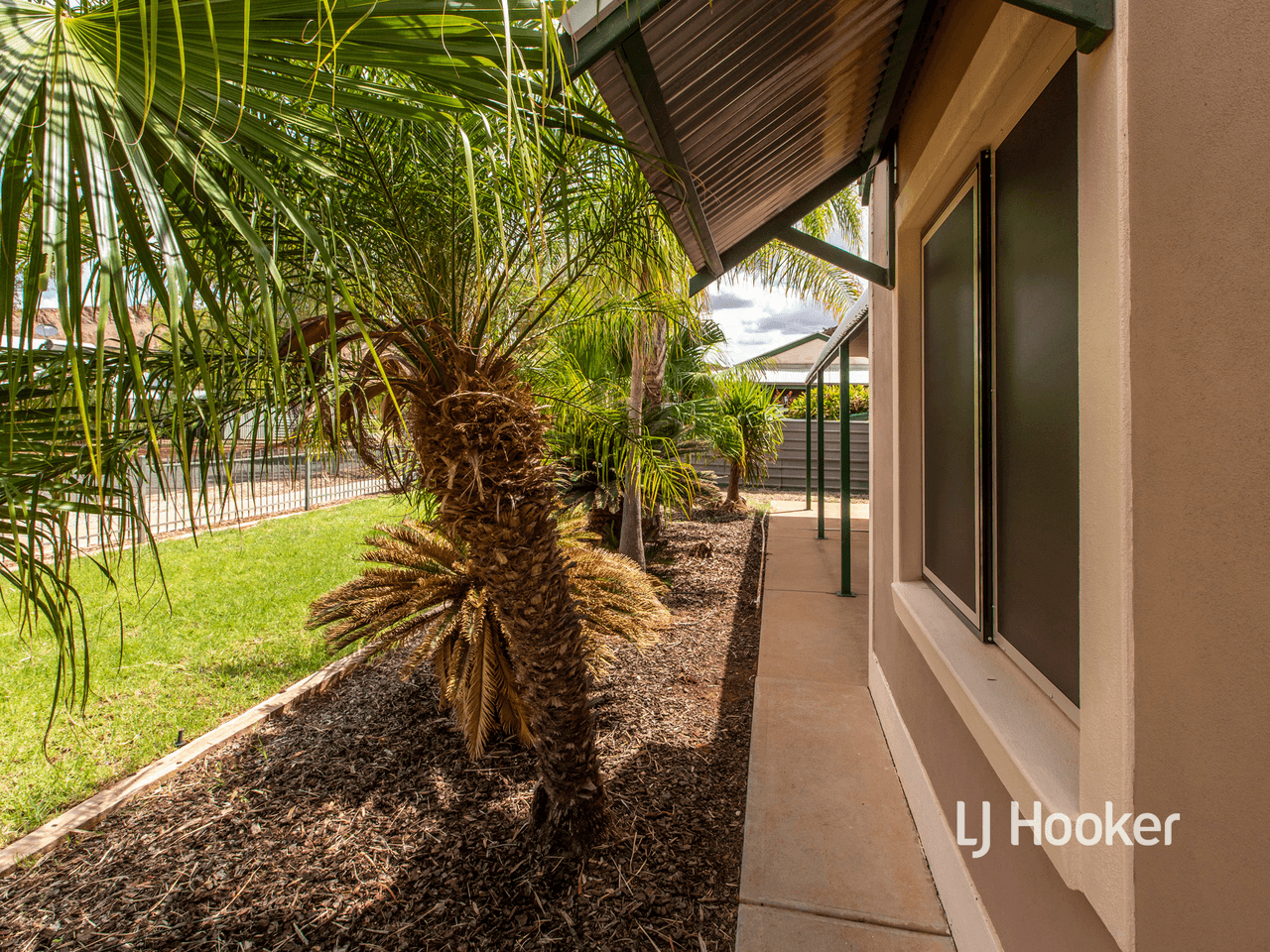 2 Bowman Close, ARALUEN, NT 0870