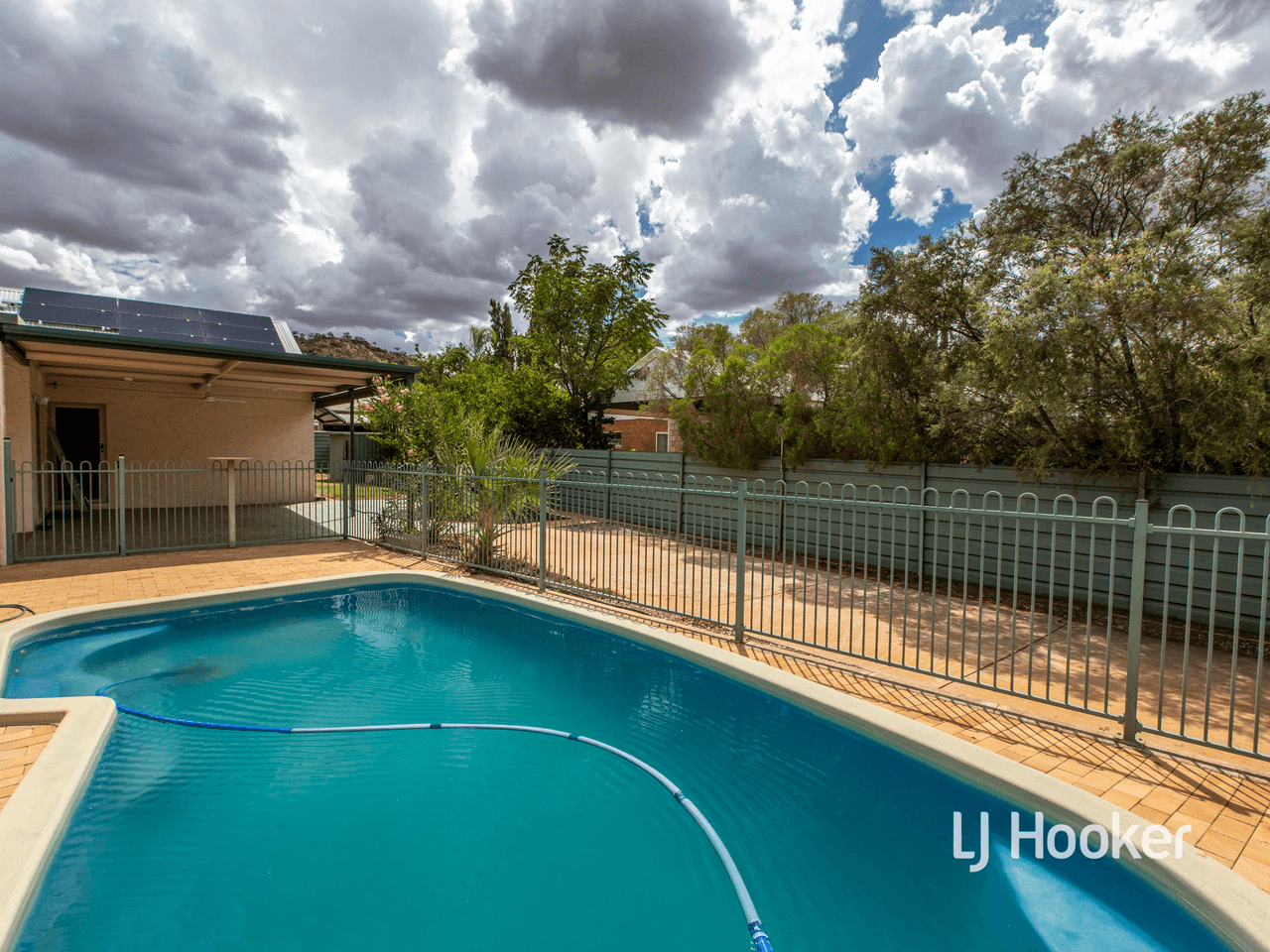 2 Bowman Close, ARALUEN, NT 0870