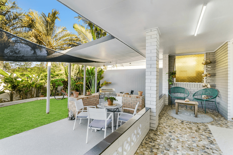 86 Leyte Avenue, PALM BEACH, QLD 4221