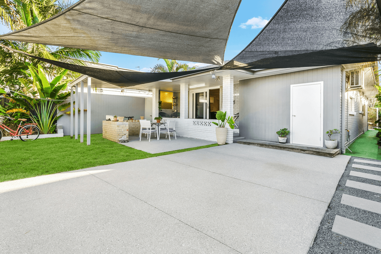 86 Leyte Avenue, PALM BEACH, QLD 4221