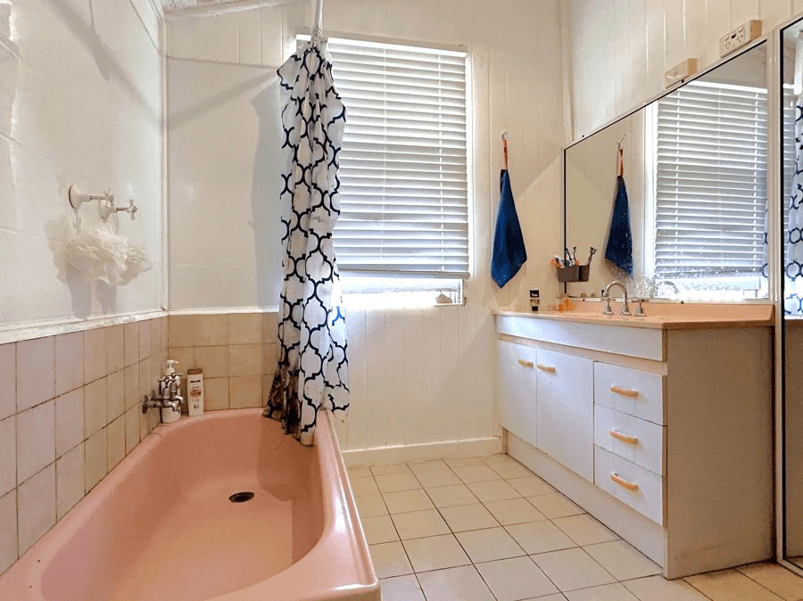 Room 2/130 Ruthven Street, HARLAXTON, QLD 4350