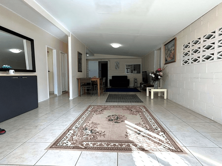 Room 2/130 Ruthven Street, HARLAXTON, QLD 4350