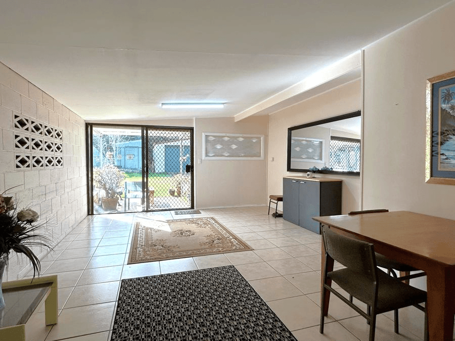 Room 2/130 Ruthven Street, HARLAXTON, QLD 4350