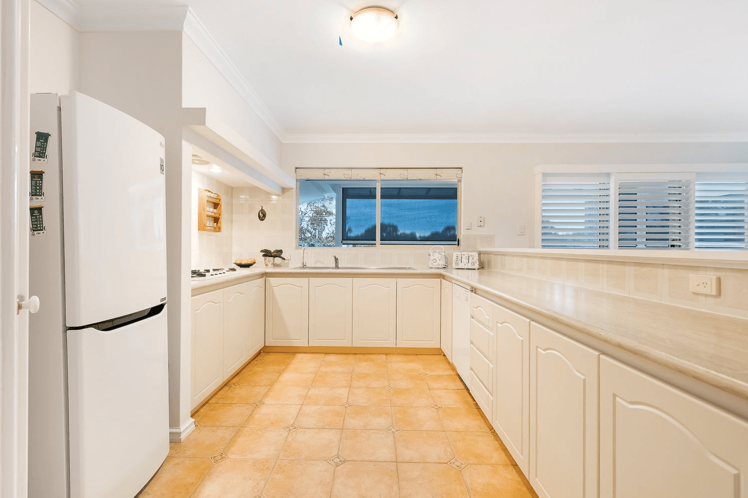 8 Traylen Grove, MOUNT CLAREMONT, WA 6010