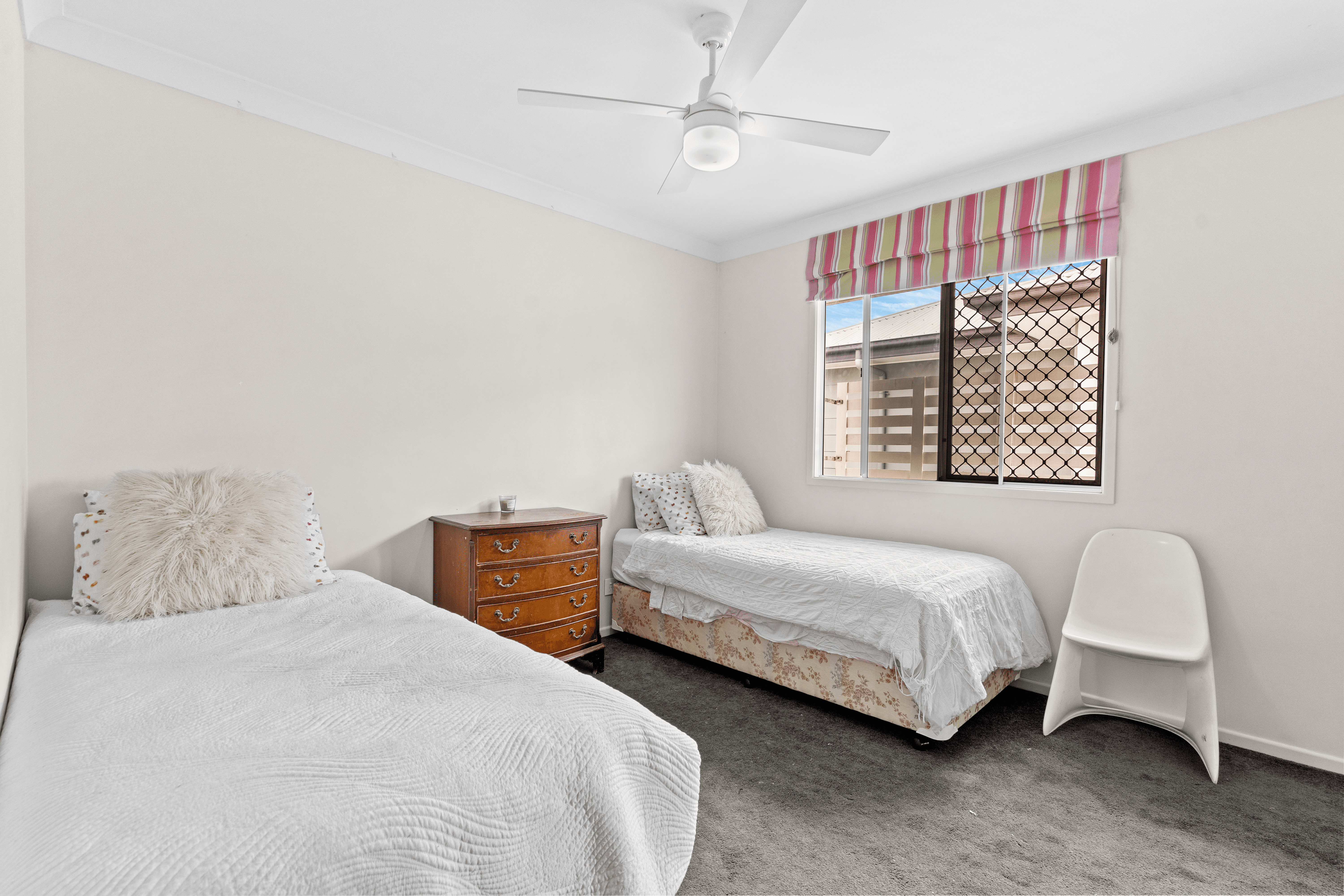 10 Saint Clements Road, OXLEY, QLD 4075